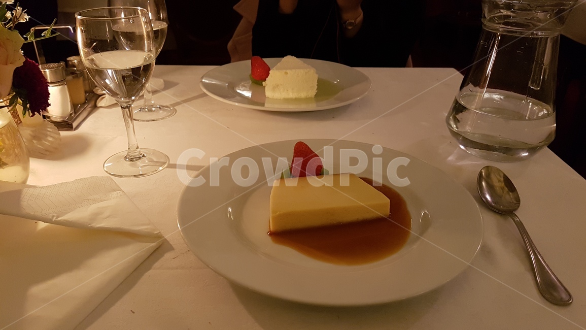 디저트,푸딩,케익,딸기,레스토랑,후식,음식