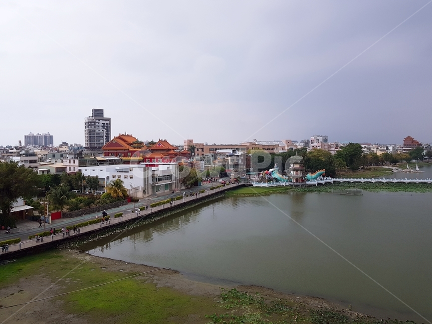 용호탑,가오슝,용호탑전경,대만관광,용호각,도시,풍경,city,landscape,해외,외국,세계,foreign,oversea,world,세계도시풍경,해외도시풍경,외국도시풍경,world cityscape,water,물,outdoors,옥외