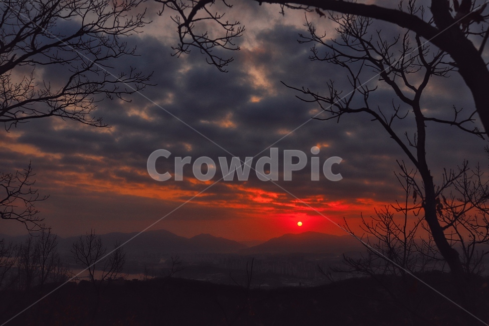산,일출,해,등산,아침,자연,풍경,nature,landscape,outdoors,옥외,dusk,황혼,sunset,일몰,dawn,새벽,sky,하늘,red sky,붉은 하늘