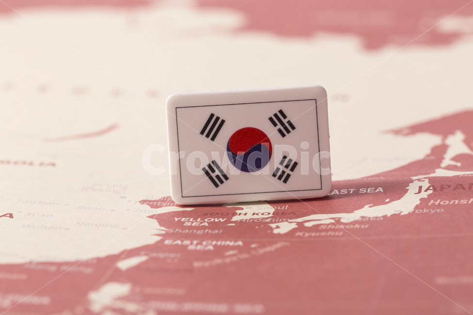 대한민국,한국,korea,태극기,국기,한국지도,세계지도,flag,무역,전쟁,trade,지도,국가,문화,플래그,지리,조각,자존심,기호,무역전쟁,세계,글로벌,경쟁,상징,평화,레드,협정,민주주의,분단,북한,남한,통일,우리나라,한국적인,한반도,비즈니스,사업,business,service,work,연출,컨셉,콘셉,direction,concept