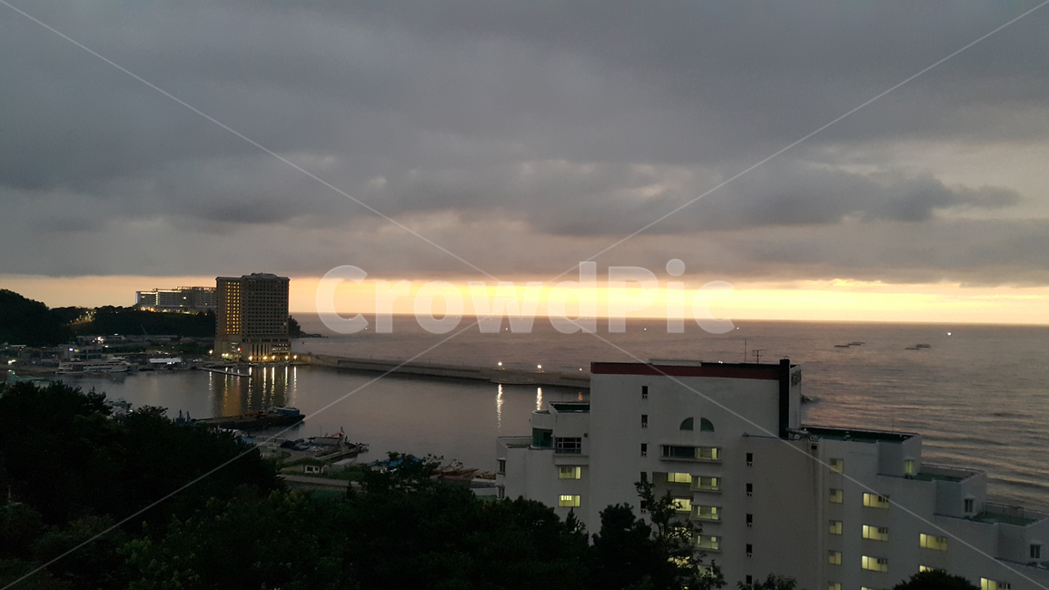 새벽,바다,바닷가,항구,구름,분위기,경치,자연,natural,nature,view,dawn,sea,beach,port,mood