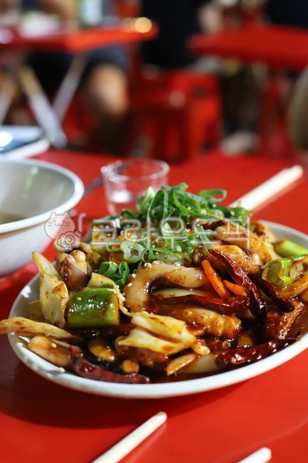 pepper,Spicy,snack,onion,Stirfried Octopus,plate,Wild octopus dish,green onion,vegetable,Korean food,stirfried dishes,ingredients,cooking,seafood,Drink snacks,Soju snacks,green,cook,spicy,octopus dish,Stirfried seafood,Octopus,food,meal,Octopus Fried Rice