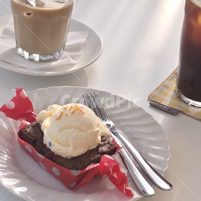 브라우니,카페,커피,분위기,음식,디저트,food,디저트,간식,후식,dessert,snack,커피,카페,coffee,cafe