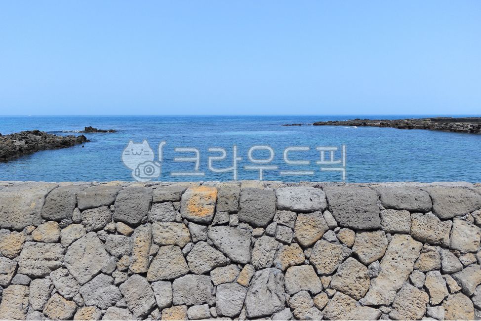 쌓기,벽면,배경소재,소재,외벽,야외,돌담,잿빛,석벽,배경,성,무늬,석재,질감,스톤,건축,돌,패턴,백그라운드,텍스처,실외,그레이,바깥,회색빛,돌맹이,모양,회색,성곽,제주돌담,제주돌벽,제주,제주도,바다,수평선,현무암,해양,대양,물결,푸른바다,돌담패턴,architecture,건축학,building,건물,wall,벽,rock,바위,rubble,파편