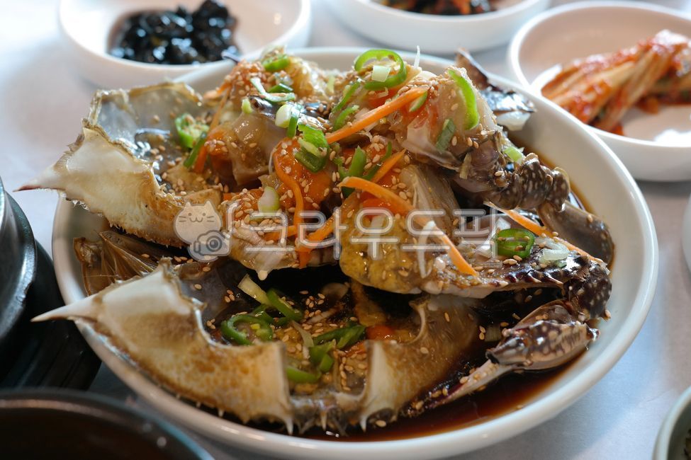 seafood,Soy Crab,seasoning,egg,Korean cuisine,restaurant,recipe,Korean,crab sauce,sauce,food,meal,side dish,Korean food,cooking,traditional food,crab,female crab