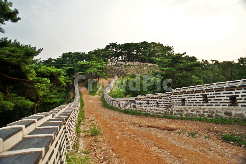 남한산성,산성,둘레길,세계문화유산,성곽,성,문화유산,한국전통,한국문화,korean traditional,korean culture,건축물,건물외관,exterior,building,structure,architecture,construction