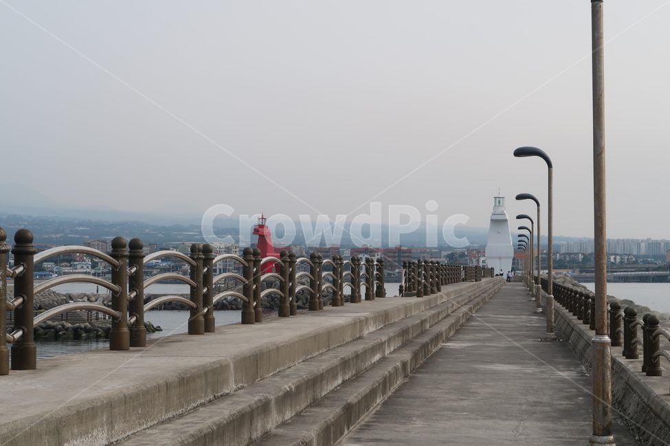 nature,자연,outdoors,옥외,land,나라,shoreline,해안선,ocean,대양,sea,바다,coast,연안,제주,제주도,하늘,jeju,jejudo,sky,architecture,건축물,water,물,바닷가