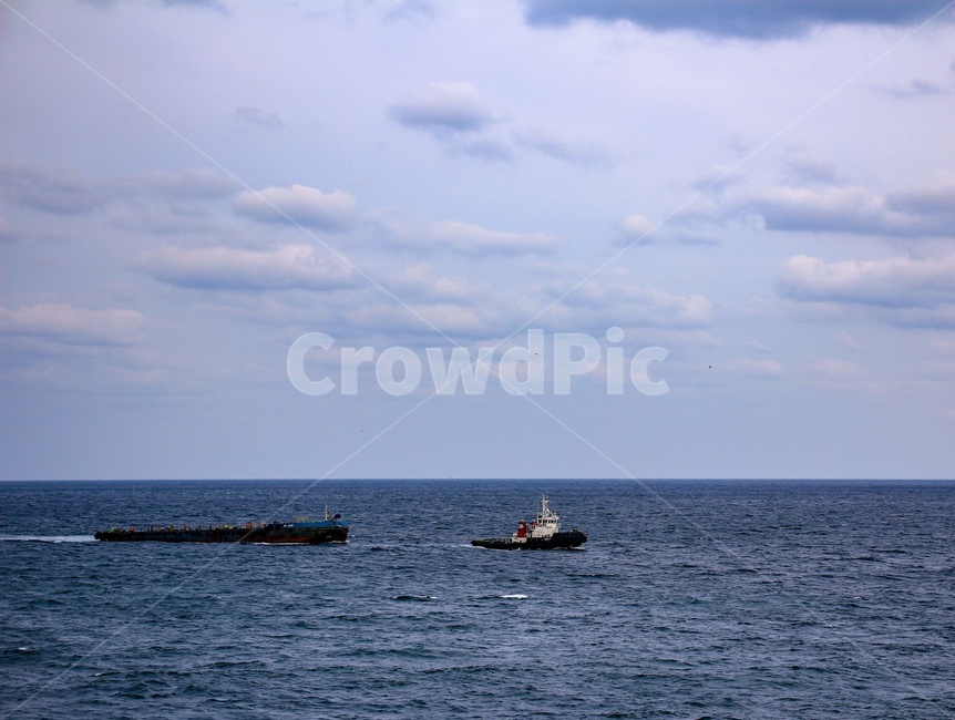 바다,하늘,파란색,배,구름,자연,풍경,nature,landscape,transportation,교통,vehicle,차량,watercraft,선박,boat,보트