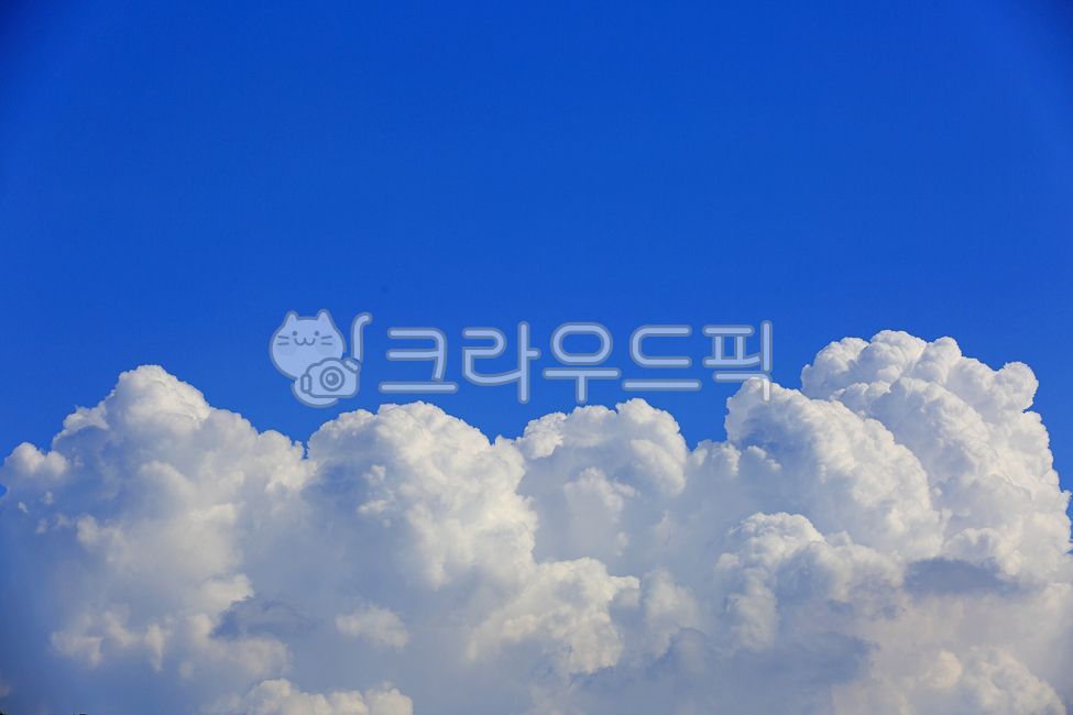 blue sky,bluesky,clouds,Clean,scenery,White space,summer,azure sky,cloud,view,white,sight,weather,Emotion,empty space,sky,cloud background,cotton candy,nature,white clouds,clear,Clouds like cotton candy,nice weather,afternoon,firmament,White,blue,outdoors