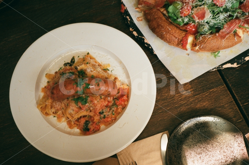 소세지,피자,음식,파스타,브런치,필름사진,감성사진,요리,음식,식재료,요리,food,cook,meal,dishes,food reserves,양식,서양음식,서양요리,western food,western dishes,western meal,western cook