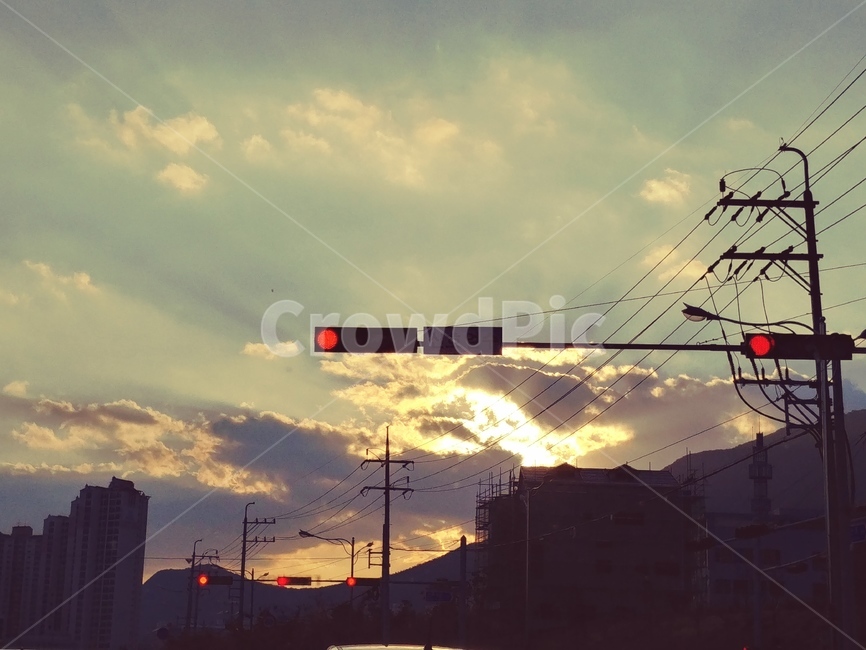 노을,저녁퇴근길,저녁하늘,피곤,신호등,도시,풍경,city,landscape,교통,교통수단,traffic,transportation
