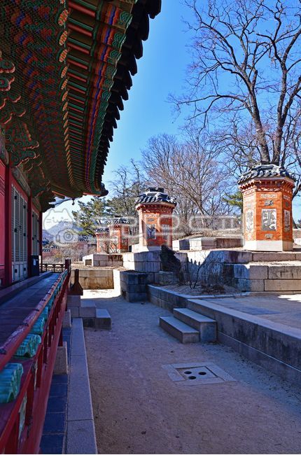 Ten longevity,Gyeongbokgung,Amisan Chimney,amic acid,tradition,royal chimney,old palace