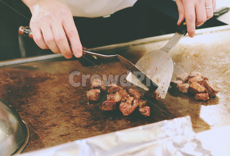 스테이크,steak,cook,요리,조리,음식,사람,인물,인간,human,person,신체일부,몸,body,음식,식재료,요리,food,cook,meal,dishes,food reserves,육류,고기,meat