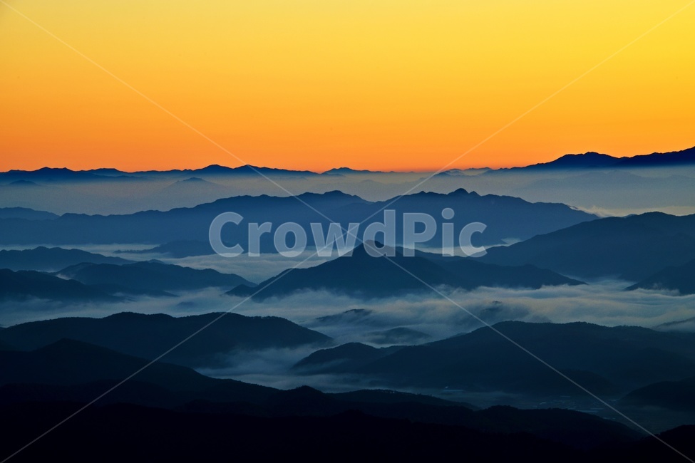 mountainrange,산맥,mountain,산,무등산,무등산일출,여명,아침,해돋이,누애봉,누애봉일출,flare,플레어,light,빛,nature,자연,outdoors,옥외,sky,하늘,redsky,붉은하늘,dawn,새벽,sunlight,햇빛,자연,풍경,nature,landscape