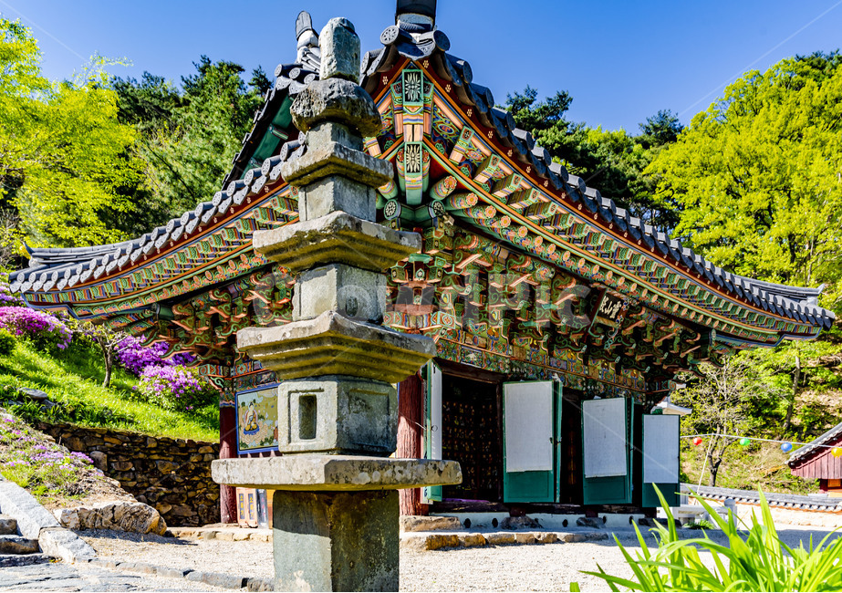 석남사,사찰,고찰,석탑,기와,처마,고건축,고건물,종교건물,단청,하늘,관광지,한국전통,한국문화,korean traditional,korean culture,조각상,동상,석상,조형물,statue,bronze statue,stone statue,종교,신앙,religion,belief,faith,건축물,건물외관,exterior,building,structure,architecture,construction
