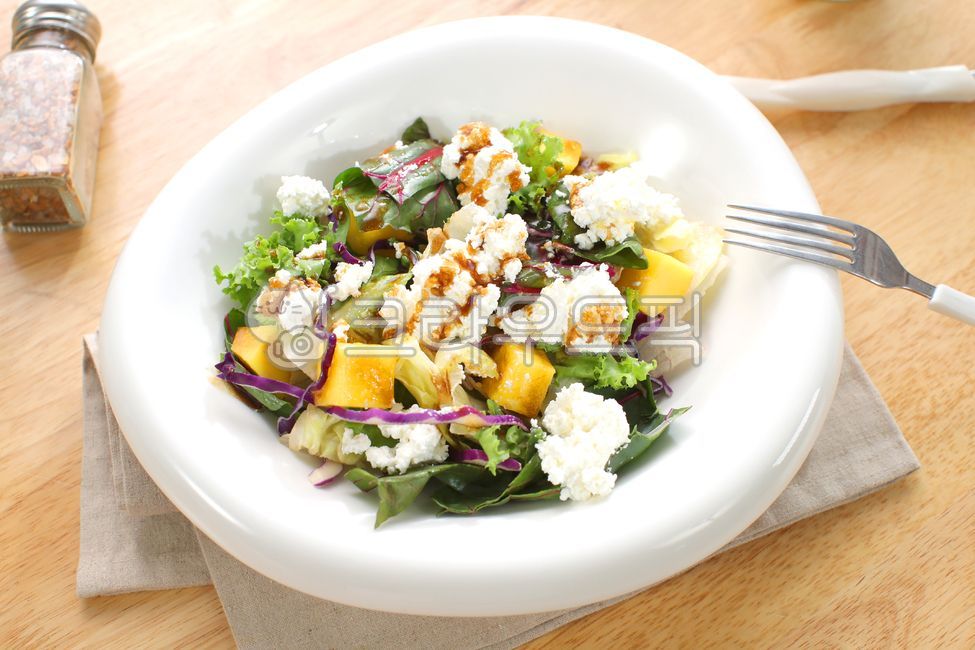 Ricotta cheese,salad,ricotta,balsamic,balsamic sauce,mango,dessert,greek yogurt,yogurt,cream cheese,ice cream,snack,food,cooking,appetizer,finger food