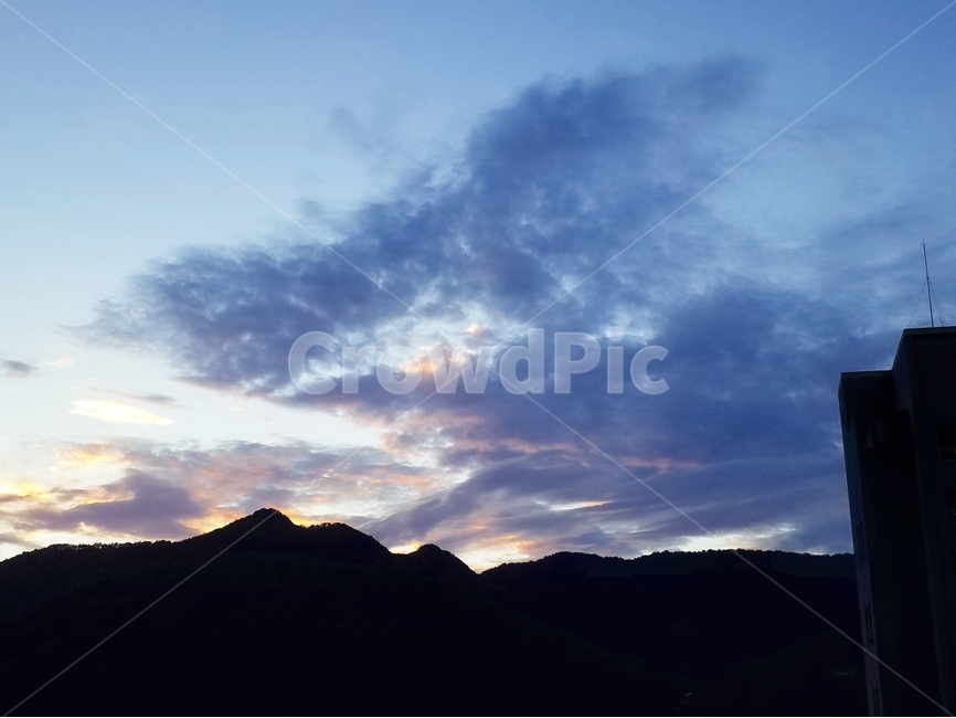 하늘,해질녁,cloud,구름,산,mountain,sky,노을,자연,풍경,nature,landscape,실루엣,그림자,silhouette,shadow,outdoors,옥외,mountain range,산맥