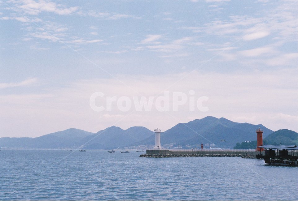하늘,여름,구름,청량함,필름,감성,등대,lighthouse,감성,sensible,feeling,water,물,shoreline,해안선,sea,바다,nature,자연,ocean,대양,outdoors,옥외,land,땅,coast,연안