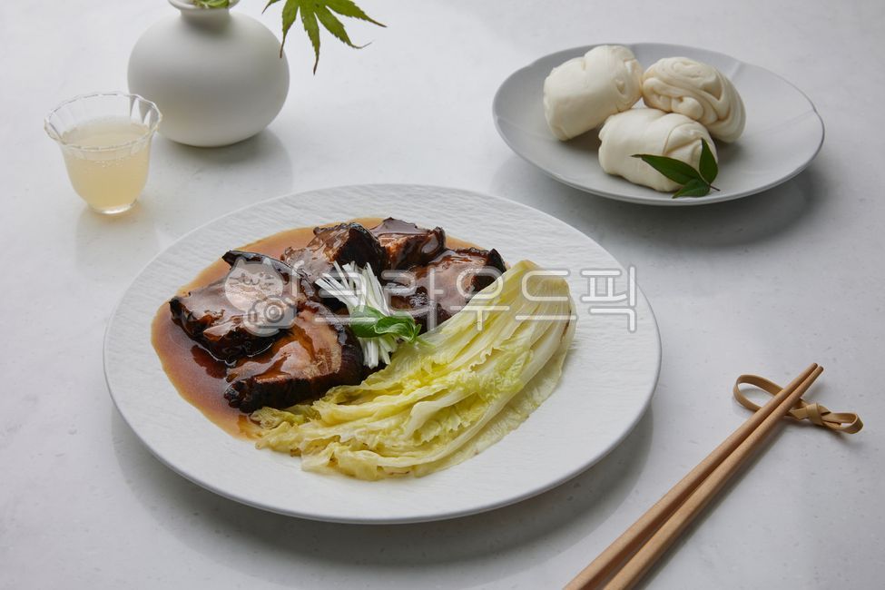 dumpling,plate,pork,Chinese food,fish sauce marinated meat,food