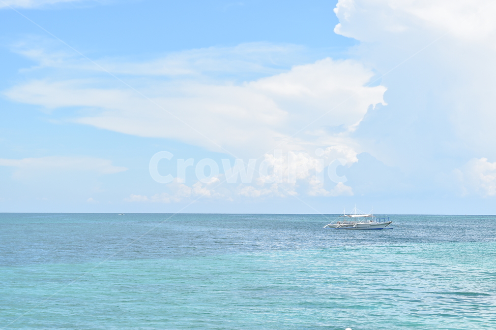 outdoors,옥외,보트,transportation,boat,ocean,대양,water,물,sea,바다,shoreline,해안선,구름,cloud,푸른하늘,azure,azuresky,자연,풍경,nature,landscape,land,땅,교통,vehicle,차량