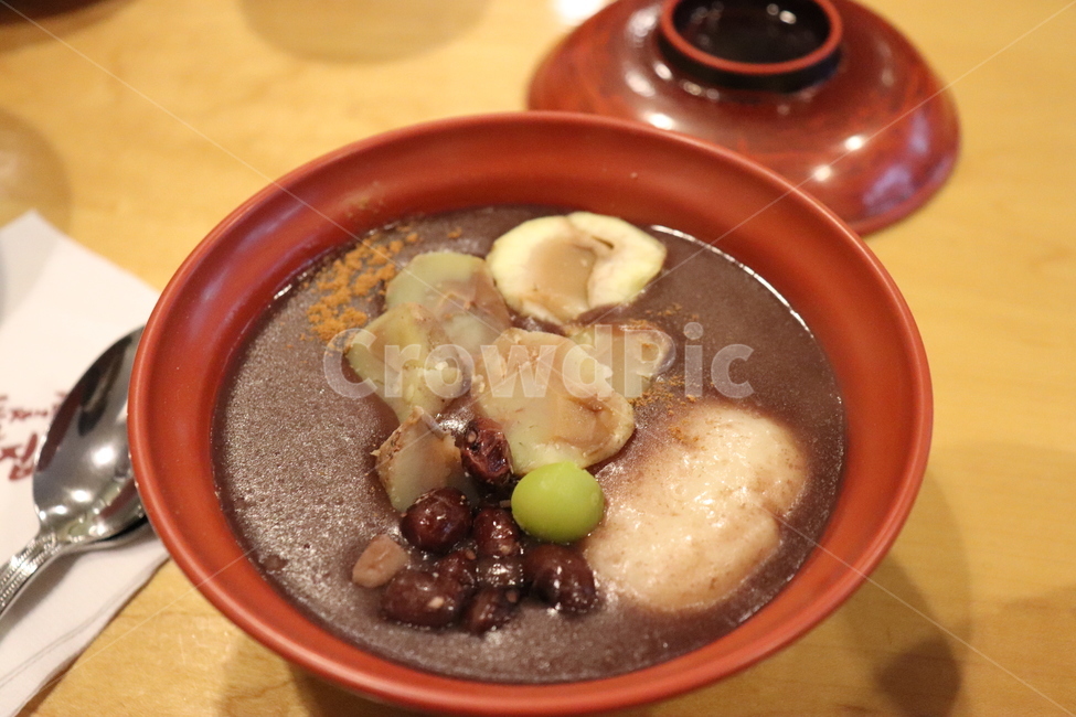 단팥죽,떡,한국음식,한국디저트,음식,요리,food,koreandessert,식사,푸드외식간식,디저트,foodcook,식재료,재료,테이블,접시플레이팅,노랑,차림상,차림,군것질,식당,음식점달콤한요리,mealdishes,후식,dessertsnack,foodreserves,빵,bread,아침식사조식,breakfastbrunch,연출컨셉콘셉,directionconcept,음식,식재료,요리,food,cook,meal,dishes,food reserves,한식,한국음식,한국요리,korean food,korean dishes,korean meal,korean cook