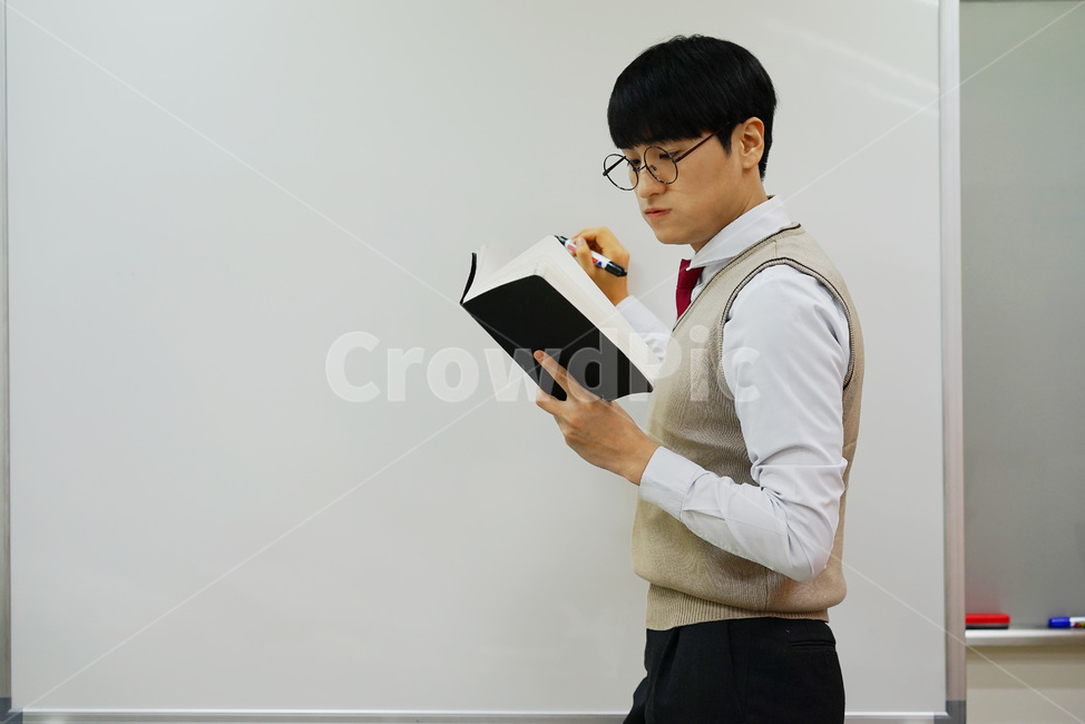 수능,교육,학생,교복,시험,강의,수업,고등학생,고3,남고생,남자고등학생,남고,수능시험,기말고사,중간고사,모의고사,exam,quiz,test,학업,공부,남자,남학생,사람,인물,인간,human,person,얼굴표정,facialexpression,face,남성,man,male,학교,education,learning,study,schoo,사람,인물,인간,human,person,남성,남자,man,male,교육,학교,공부,education,learning,study,school