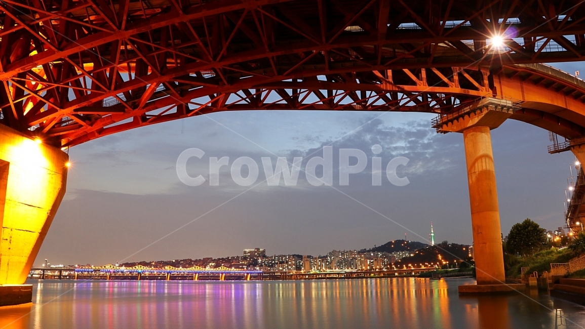 성수대교,다리,bridge,한강,야경,남산,남산서울타워,철교,교각,야경,밤,풍경,nightscape,night,landscape,도시,city,한국도시풍경,한국도시경관,korea cityscape,건축물,건물외관,exterior,building,structure,architecture,construction,건물