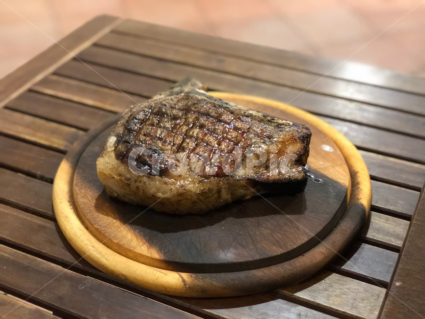 steak,Italian food,cook,dishes,food,meal,westerncook,western cuisine,Tbone steak,foodreserves,meat,westernmeal,tbonesteak,cooking,western,western food