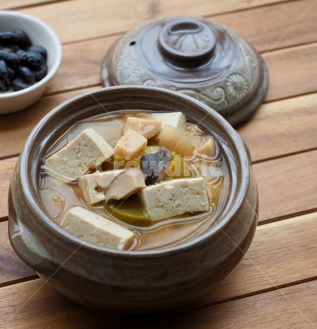된장찌개,뚝빼기된장찌개,뚝빼기,두부,한국음식,식품,한식,한국문화,한국,배경,음식문화,웰빙,문화,아시아,아시아음식,전통,음식,요리,반찬,뜨거운음식,국물음식,음식,식재료,요리,food,cook,meal,dishes,food reserves,한식,한국음식,한국요리,korean food,korean dishes,korean meal,korean cook