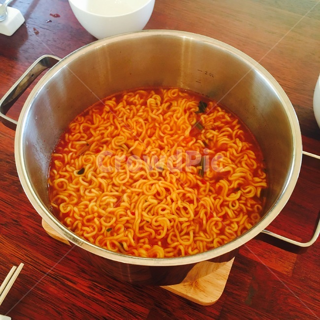 라면,양은,냄비,음식,국수,음식,식재료,요리,food,cook,meal,dishes,food reserves,면류,면요리,noodles