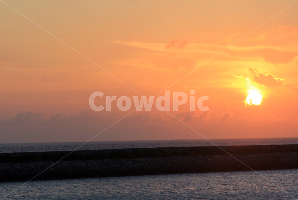 노을,오키나와,태양,해변,바다,sunrise,beach,okinawa,sea,비행기,airplane,자연,풍경,nature,landscape,building,건물,tower,탑,architecture,건축물