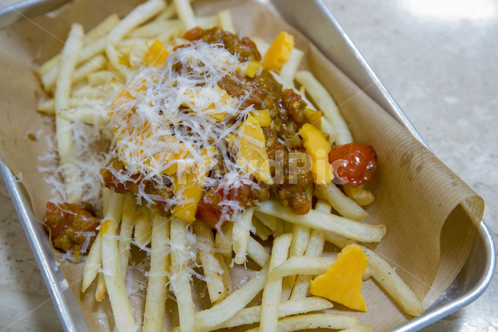 cheese,closeup,cooked,cooking,cuisine,dinner,dish,food,frenchfries,fresh,friedfood,meal,meat,natural,nutrition,pepper,plate,sauce,sweet,vegetarian,감자튀김,프렌치프라이,할라피뇨,치즈,패스트푸드,요리,음식,식사,감자,음식,식재료,요리,food,cook,meal,dishes,food reserves,양식,서양음식,서양요리,western food,western dishes,western meal,western cook