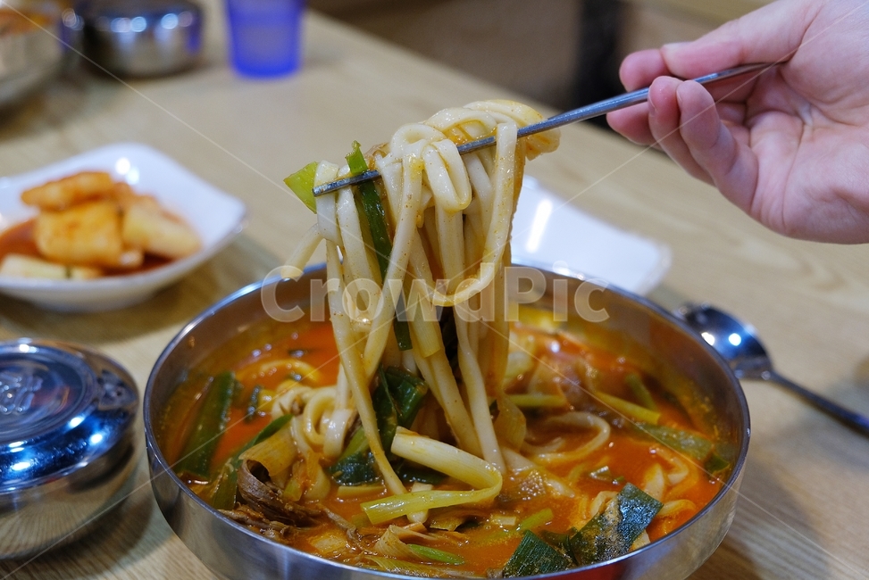 육칼국수,육칼면,칼국수,육개장,해장,음식,식사,칼칼,얼큰,면류,면요리,noodles