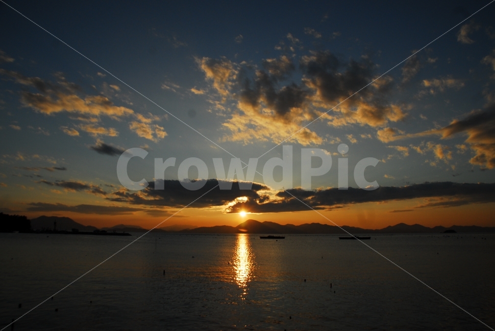 석양,해넘이,sunset,일몰,바다,풍경,노을,해지는풍경,자연,풍경,nature,landscape,outdoors,옥외,dusk,황혼,dawn,새벽,red sky,붉은 하늘,sky,하늘,sunlight,햇빛