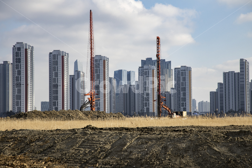 빌딩,건물,아파트,맨션,고층아파트,도시풍경,도시경관,도시,시티,단지,고층빌딩,고층건물,거리,거리풍경,시가지,주택,주택가,주택지,주거,부동산,아파트단지,하늘,푸른하늘,파란하늘,맑음,맑은날씨,쾌청,화창,맑은하늘,건축물,시설,블루,파랑,청색,풍경,경치,창문,산업,신축,공사장,현장,기계,대지,땅,도시,풍경,city,landscape,한국도시풍경,한국도시경관,korea cityscape