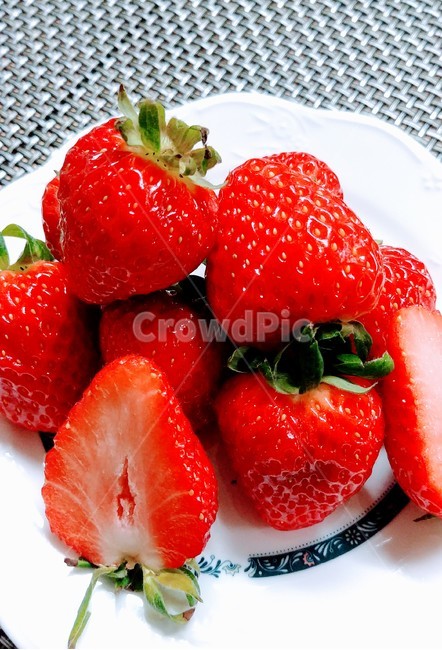딸기,채소,간식,디저트,스트로우베리,음식,식재료,요리,food,cook,meal,dishes,food reserves,과일,열매,fruit