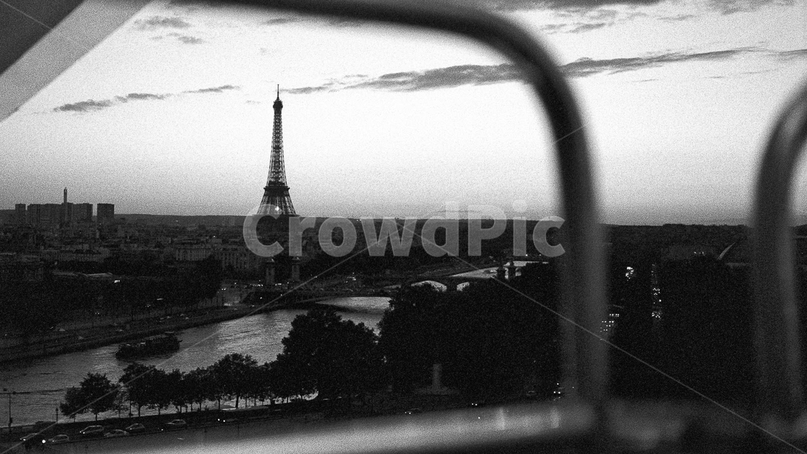 프랑스,파리,에펠탑,흑백사진,france,paris,eiffeltower,bw,랜드마크,landmark,tourist attraction,해외,외국,세계,foreign,oversea,world,세계랜드마크,해외랜드마크,외국랜드마크,world landmark,world tourist attraction,흑백,모노톤,monochrome,black and white,tower,탑,building,건물,spire,첨탑,architecture,건축물,steeple,뾰족한 탑
