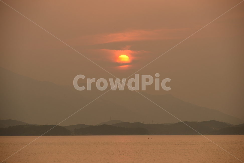 바다,노을,석양,태양,자연,자연,풍경,nature,landscape,outdoors,옥외,dusk,황혼,sunset,일몰,sky,하늘,dawn,새벽,red sky,붉은 하늘,sunlight,햇빛