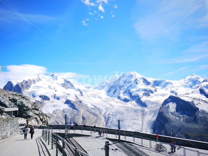 스위스,유럽,고르너그랏,눈,설산,gornergrat,여행자,switzerland,파란하늘,등산,senderism,하이킹,정상,산