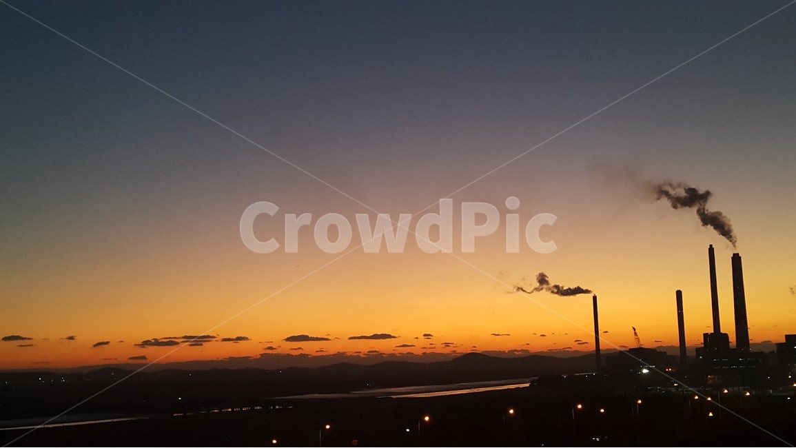 노을,구름,연기,공장,붉은,자연,풍경,nature,landscape,실루엣,그림자,silhouette,shadow,산업,industry,industrial,에너지산업,energy industry,outdoors,옥외