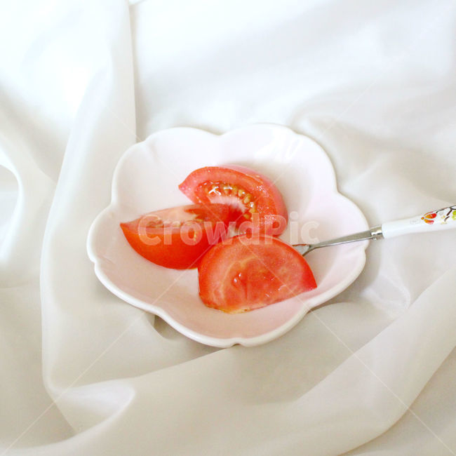 감성사진,토마토,채소,식재료,열매,음식,붉은색,붉은과일,red,tomato,연출,컨셉,야채,과일,음식,식재료,요리,food,cook,meal,dishes,food reserves,채소,야채,vegetables