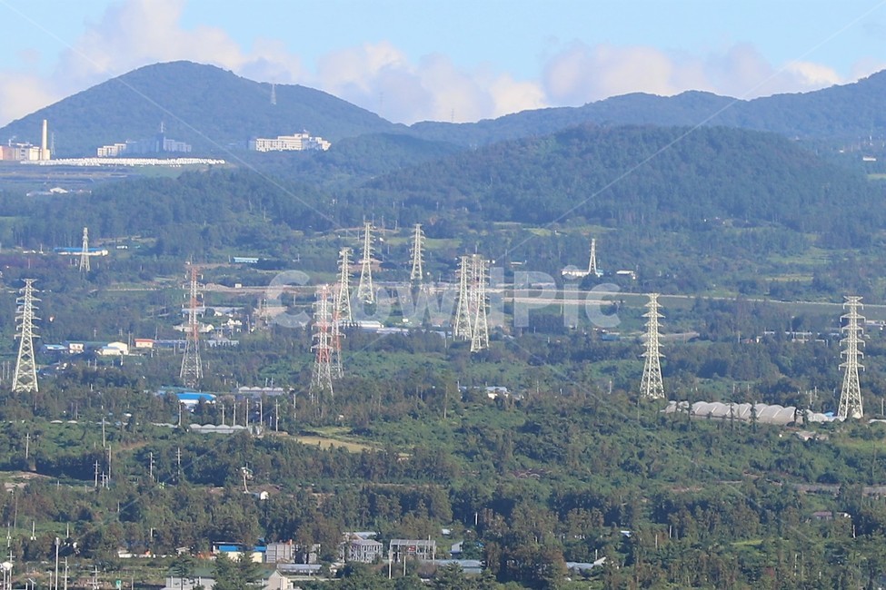 송전철탑,제주도,오름,환경,난개발,자연,풍경,nature,landscape,제주도,jeju,jeju island,building,건물