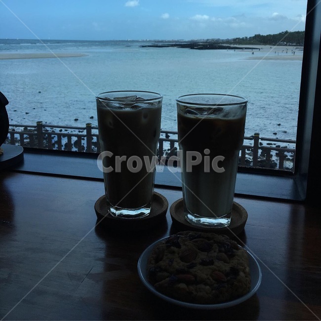 커피,coffee,cafe,beach,바다,자연,카페,여유,힐링,뷰,음료수,drink,beverage
