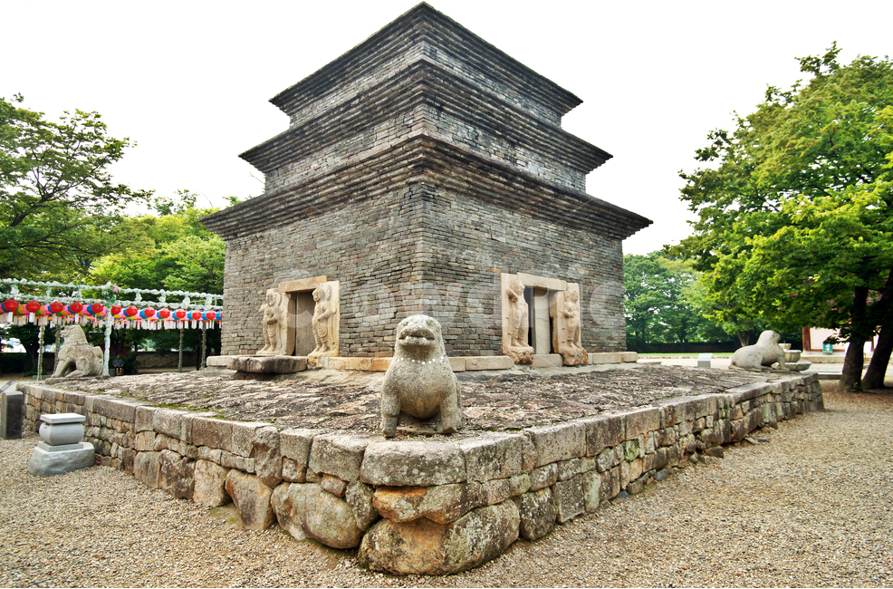 모전석탑,분황사,경주,불교,신라,약사도량,자장,원효,선덕여왕,국보제30호,조각상,동상,석상,조형물,statue,bronze statue,stone statue,종교,신앙,religion,belief,faith
