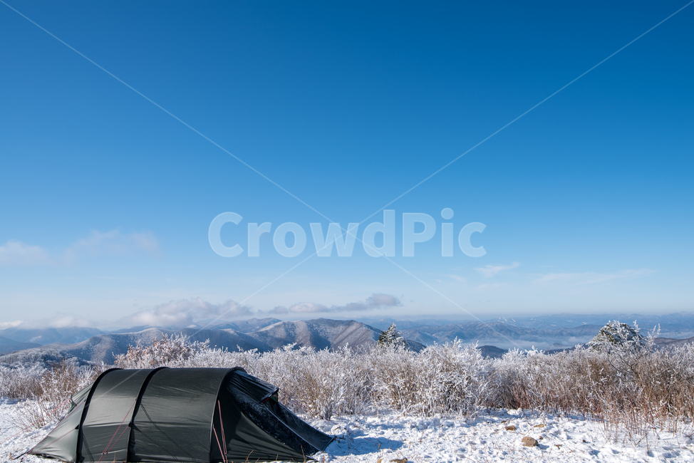 겨울,눈,눈꽃,설경,풍경,눈보라,나무,산,리조트,설산,상고대,운해,경치,전경,아시아,한국,동양,하늘,구름,실외,여행,눈경치,겨울풍경,카피스페이스,동계,자연,정상,계절,강원도,스키장,한국자연풍경,한국자연경관,경관,landscapes,korea,snow,asia,mountain,resort,ski,snowflakes,oriental,sky,cloud,outdoor,snowscape,winterlandscape,copyspace,winter,nature,normal,seasonal,gangwonprovince,skiing,koreannaturallandscape,korealandscape,landscape,겨울,계절,winter,season,자연,풍경,nature,landscape,여행,휴가,traveling,vacation,trip,camping,캠핑