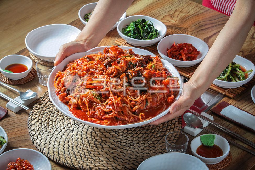 Agujjim,Agujjim,steamed dish,steamed seafood,steamed fish,seafood,aquatic products,bean sprouts,mitodeok,Korean food,Korean food,food,agu,agu,restaurant,seasoning,sauce,seasoning sauce,agujjim sauce,agujjim sauce,eating show,meal,foo