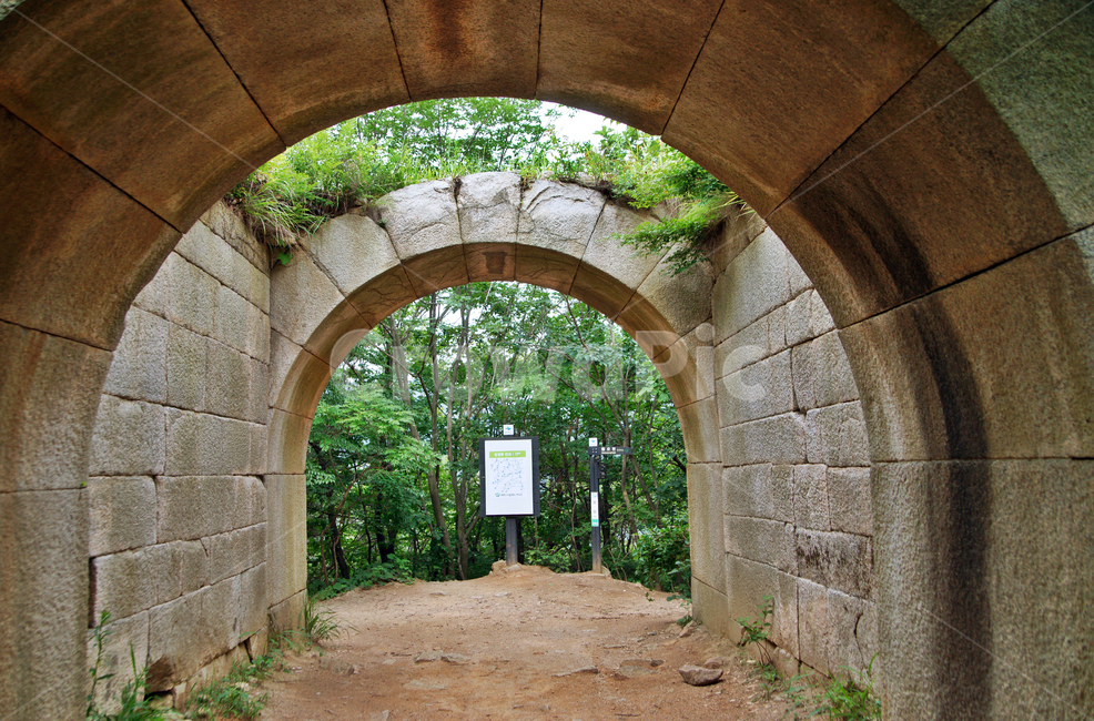 북문,북한산성,북한산,출입문,산성,개구부,성곽,건축물,건물외관,exterior,building,structure,architecture,construction