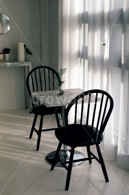 테이블,식탁,의자,인테리어,커튼,필름,인테리어,실내디자인,interior design