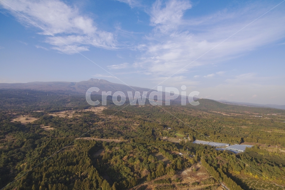 제주도,제주,한라산,드론사진,맑은,깨끗한,자연,나무,숲,제주풍경,풍경사진,풍경,하늘,구름,땅,항공뷰,뷰,한국,자연,풍경,nature,landscape,한국자연풍경,한국자연경관,korea nature landscape,제주도,jeju,jeju island,outdoors,옥외,scenery,plateau,고원,경치