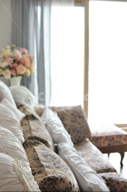 homedecor,가정장식,pillow,베개,cushion,방석,소파,거실풍경,거실,패브릭소파,감성,앤틱소파,인테리어소품,인테리어,집꾸미기,집인테리어,앤틱쿠션,쿠션,홈데코